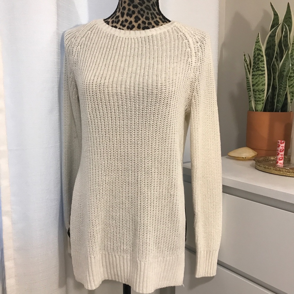 🛍 IVORY CREAM KNIT SWEATER WITH THIGH SLIT